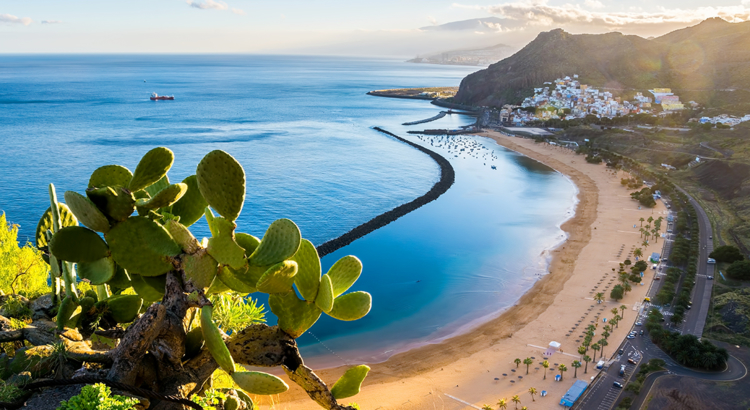 Spanien Teneriffa Strand Las Teresitas Foto iStock Elena-studio.jpg